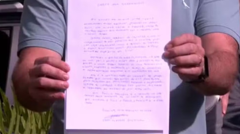 Carta exibida por Fl&aacute;vio Bolsonaro/Foto: Reprodu&ccedil;&atilde;o