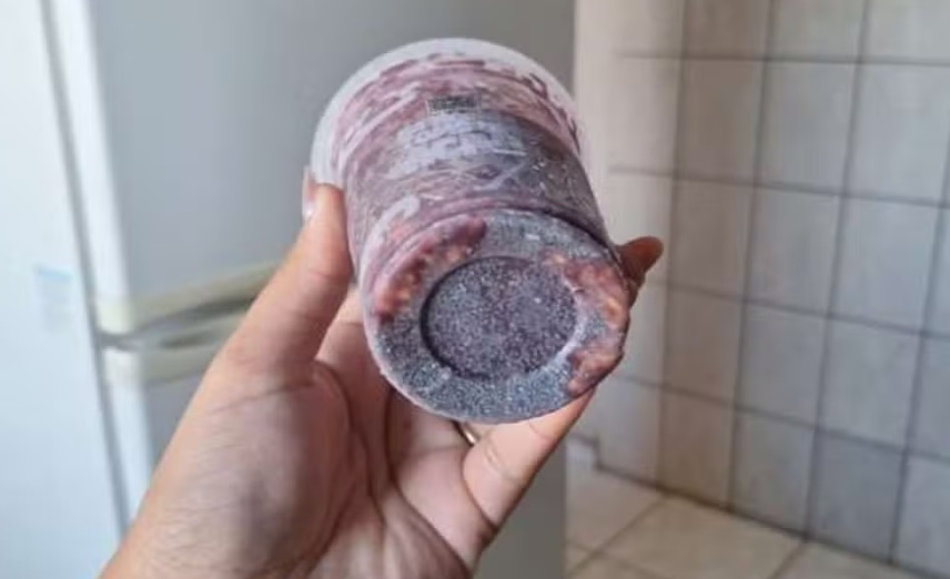 Copo de a&ccedil;a&iacute; consumido por jovem que passou mal/Foto: Reprodu&ccedil;&atilde;o