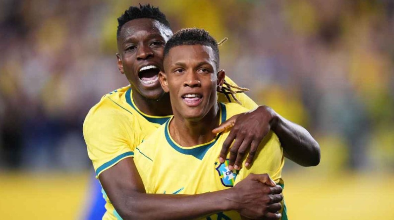 Danilo e Luiz Henrrique comemoram gol do Brasil/Foto: Rich Storry