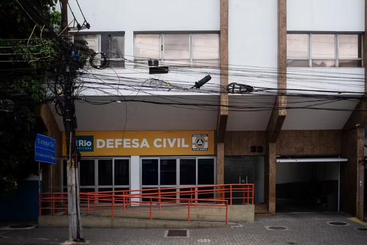 O pr&eacute;dio sede da Defesa Civil municipal de Vila Isabel tamb&eacute;m corre o risco de ser vendido/Foto: J&uacute;lia Aguiar