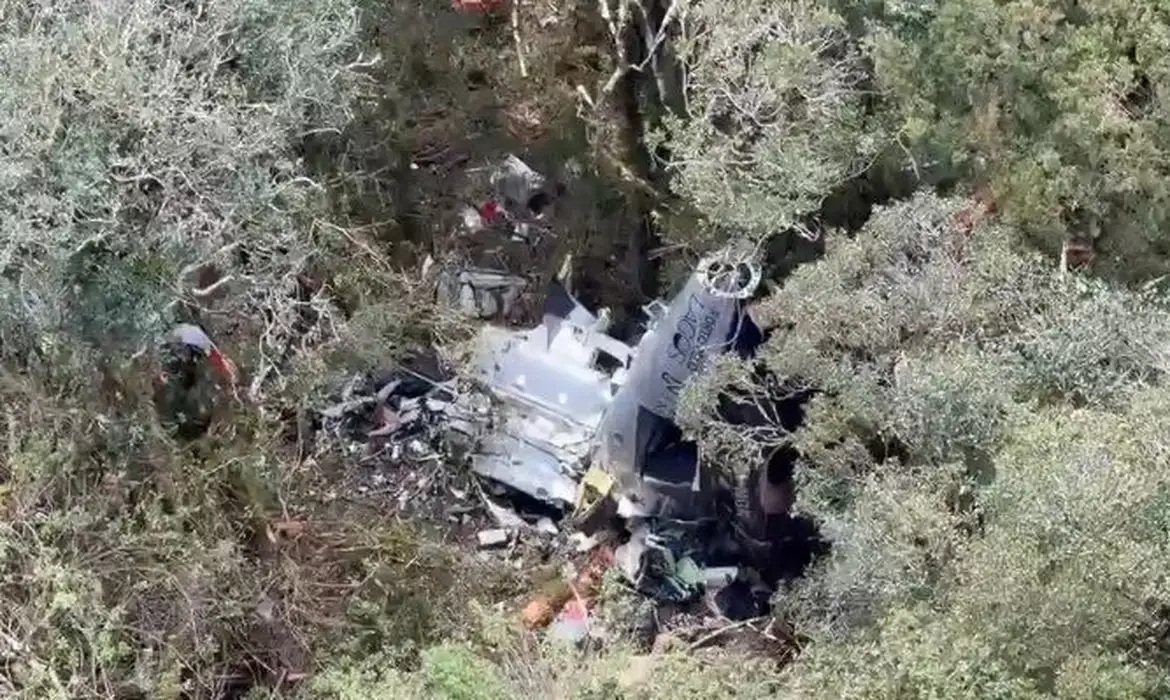 Bombeiros encontram helic&oacute;ptero com corpo do cantor Rick/Foto/SC/Divulga&ccedil;&atilde;o
