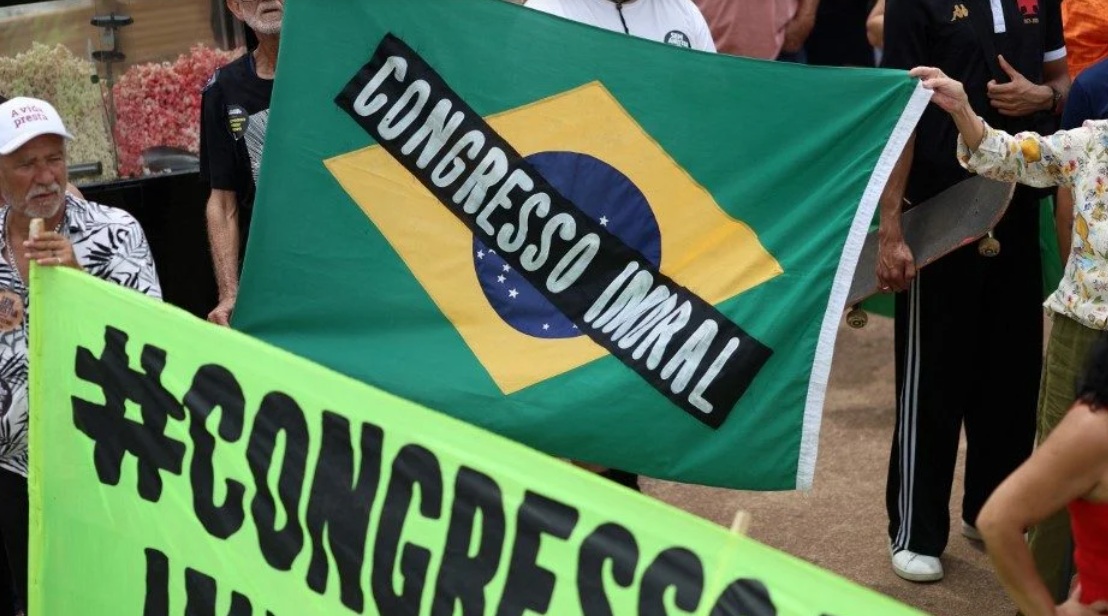 Faixas e cartazes em Bras&iacute;lia/Foto: S&eacute;rgio Lima