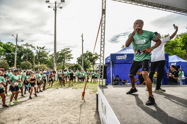 Maric&aacute; de bra&ccedil;os abertos 
