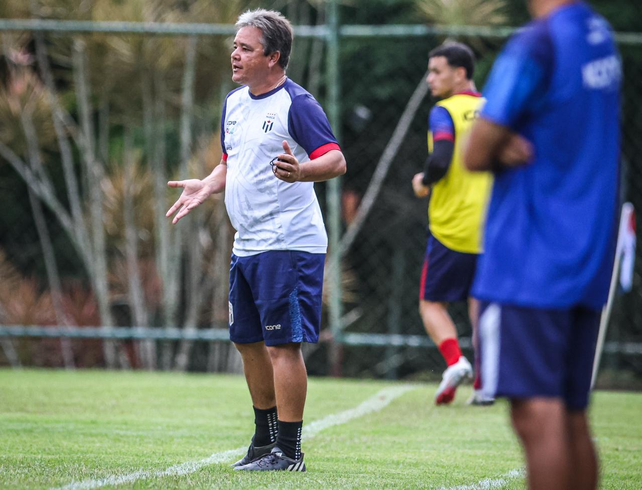 T&eacute;cnico Thiago Gon&ccedil;alves/Foto: Bruno Maia (Comunica&ccedil;&atilde;o Maric&aacute; F.C)